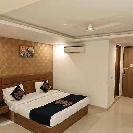 Hotel Grand Suites By D'Capitol Near Delhi Airport New Delhi Exterior photo